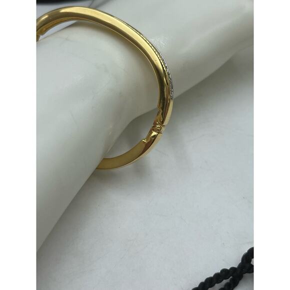 SWAROVSKI Vintage Swan Signed
Blinding Ice Crystal Hinged Bangle Gold Tone - Picture 7 of 15